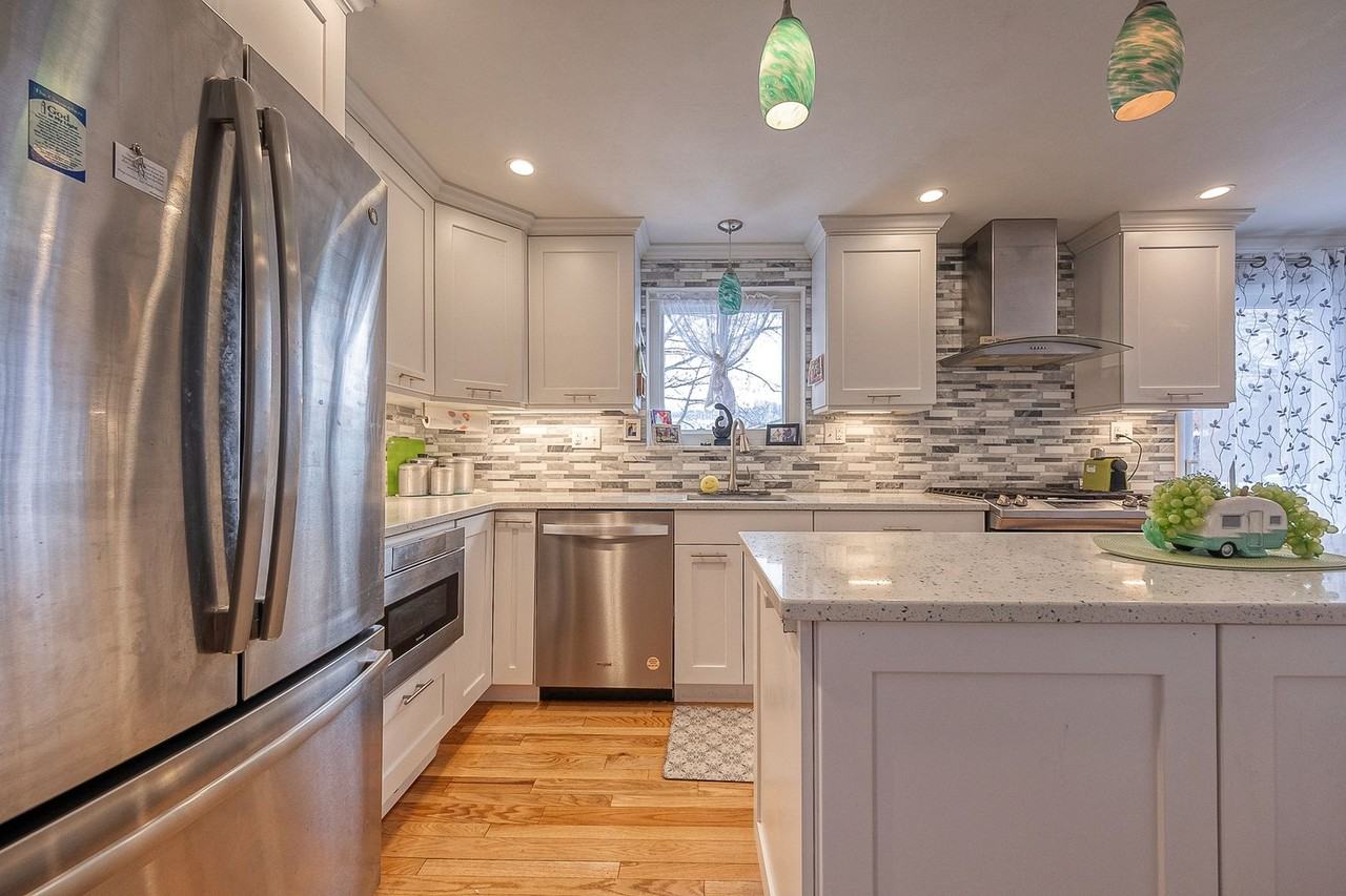 685 4th St - Photo 3 of 11