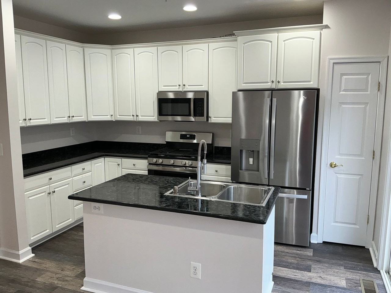 332 Casey Ln - Photo 4 of 38
