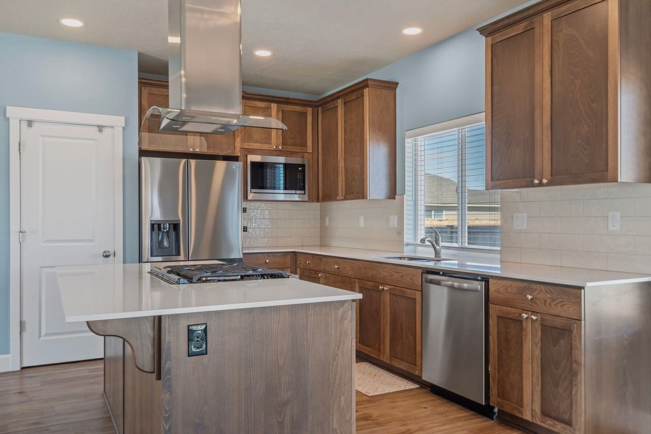 280 Nw Double Eagle Ave - Photo 5 of 24