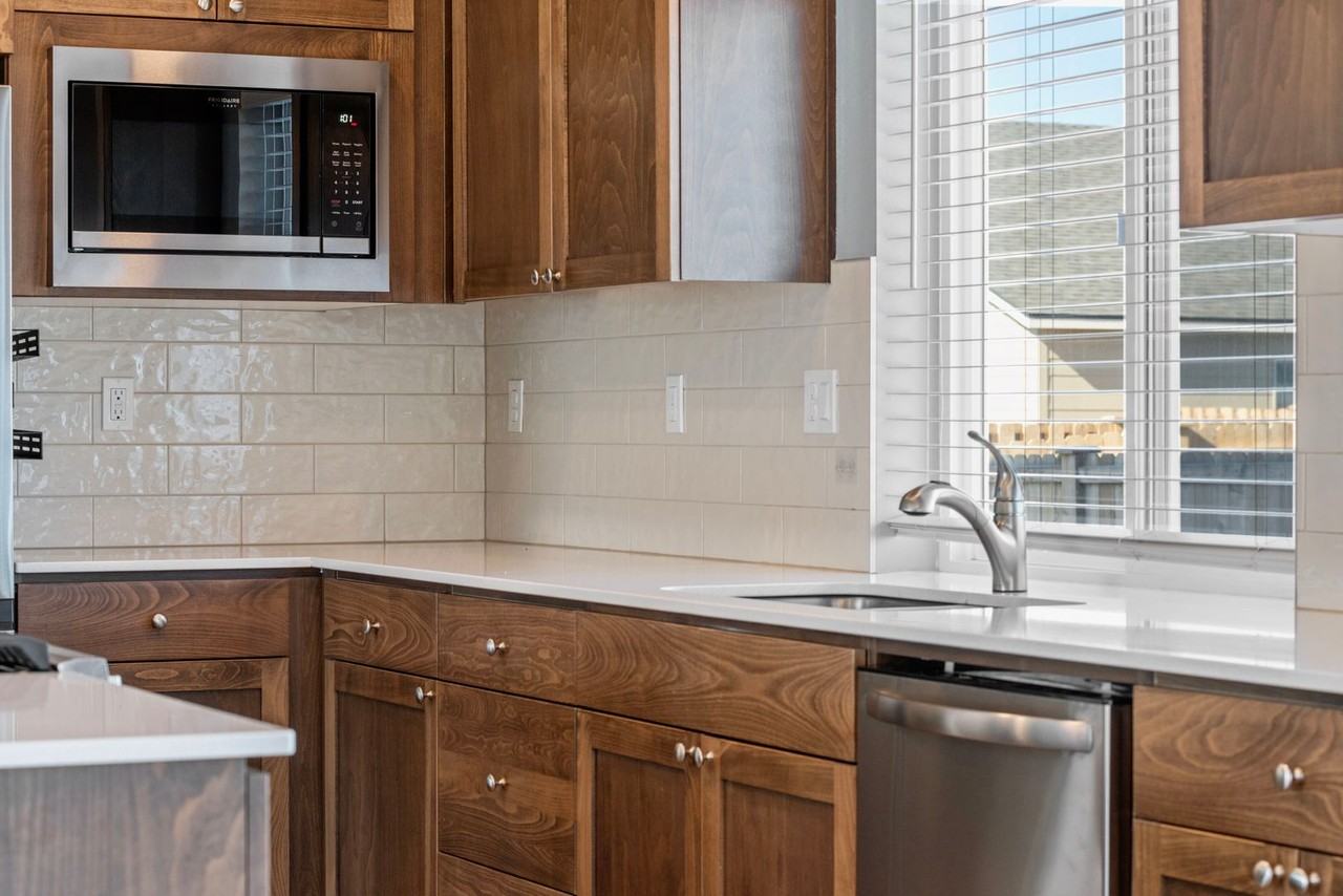 280 Nw Double Eagle Ave - Photo 6 of 24