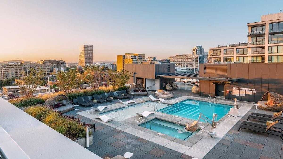 1430 Nw Hoyt St - Photo 2 of 36