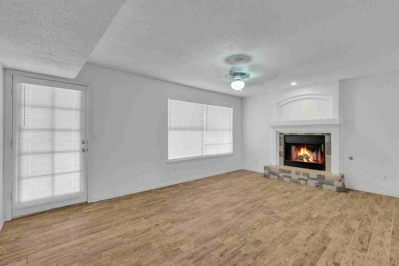 6096 Pecan Park Pl - Photo 3 of 10
