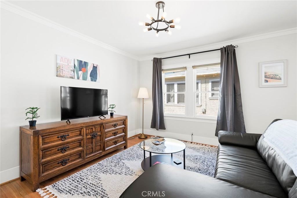 1336 Tamarind Ave - Photo 6 of 20