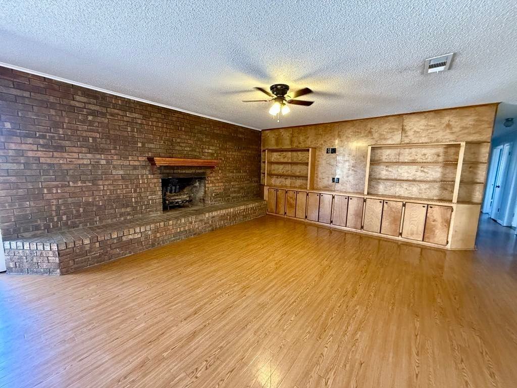 3710 Hillside Dr - Photo 4 of 12