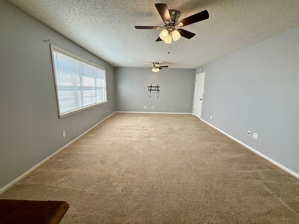 3710 Hillside Dr - Photo 5 of 12