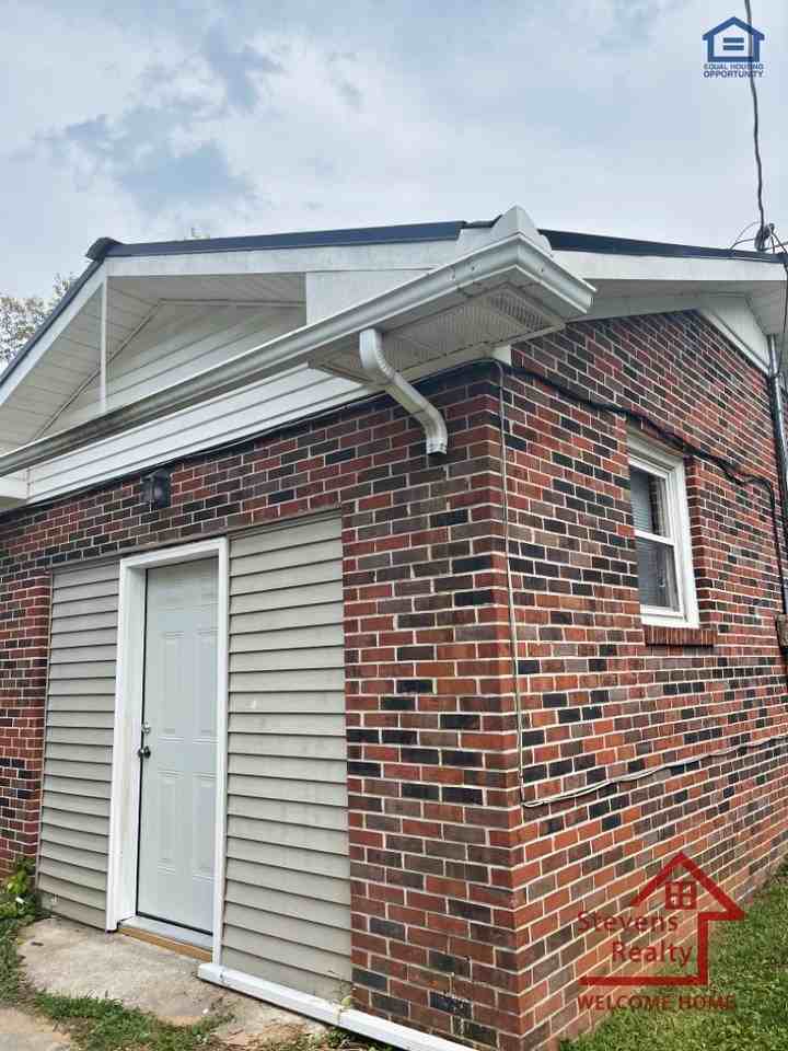 512 W Maple St #512MAPLE - Photo 2 of 13