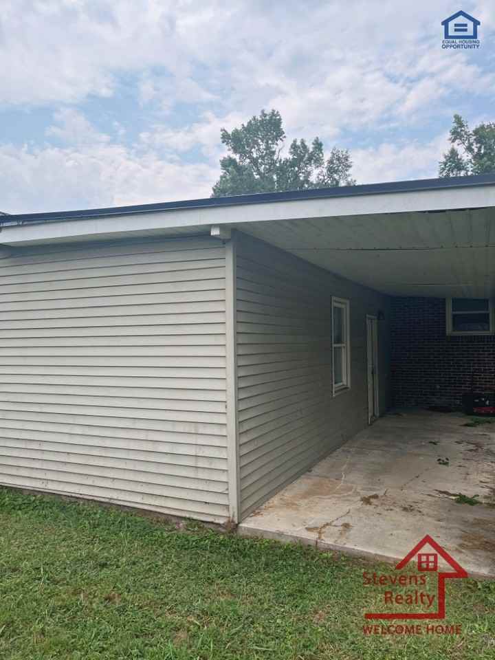 512 W Maple St #512MAPLE - Photo 3 of 13