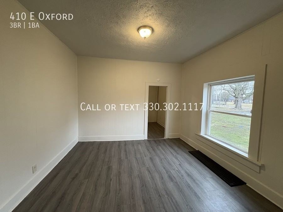 410 E Oxford St - Photo 3 of 11