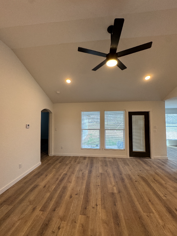 2100 Owens Ave - Photo 2 of 16