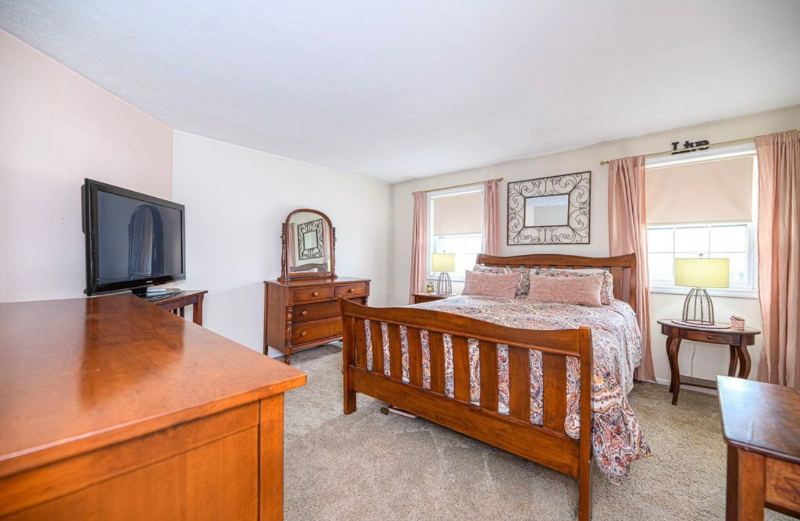 143 Winterwood Dr - Photo 3 of 12