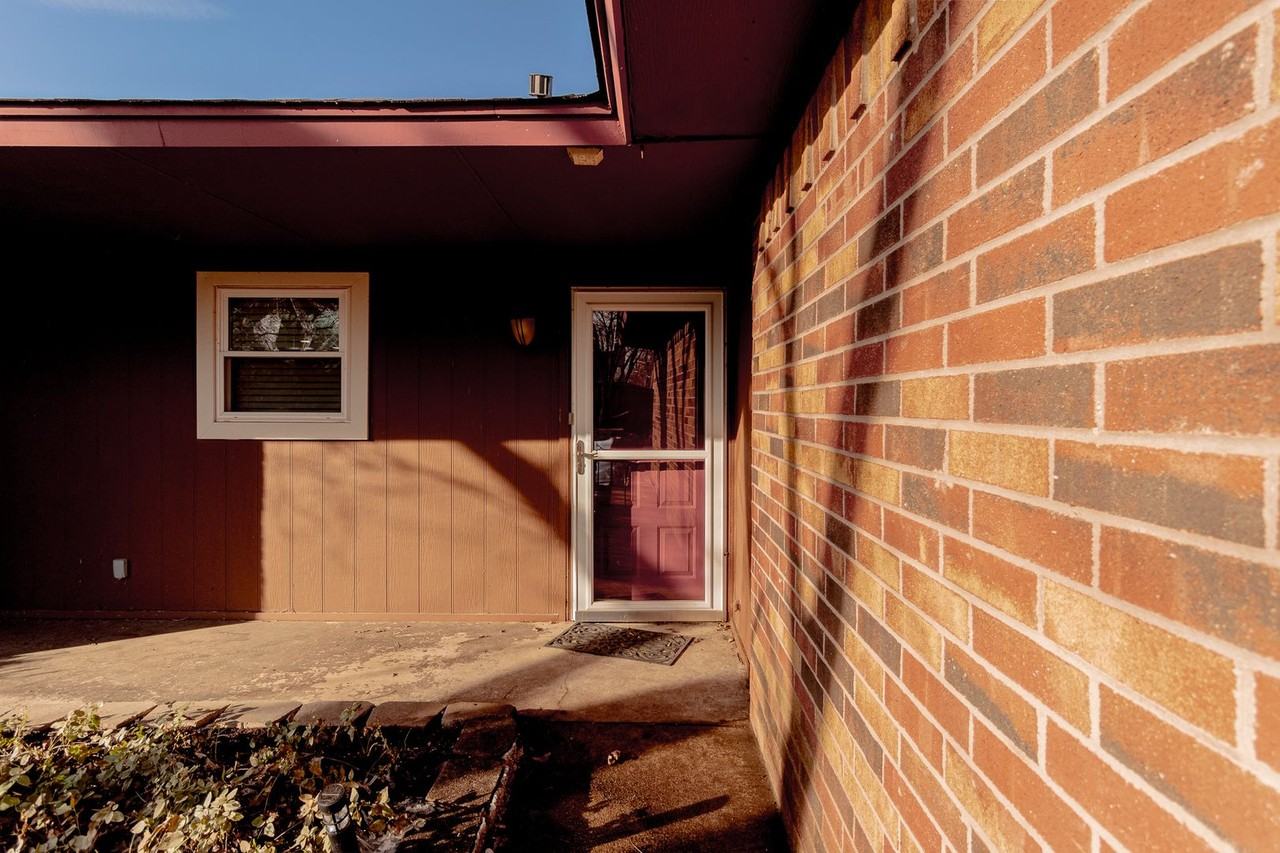 821 Peregrine Dr - Photo 6 of 50
