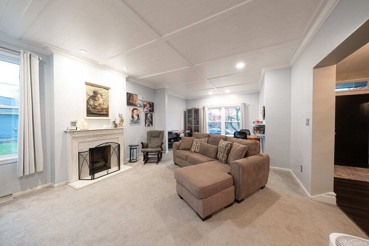 726 10th St - Photo 2 of 26