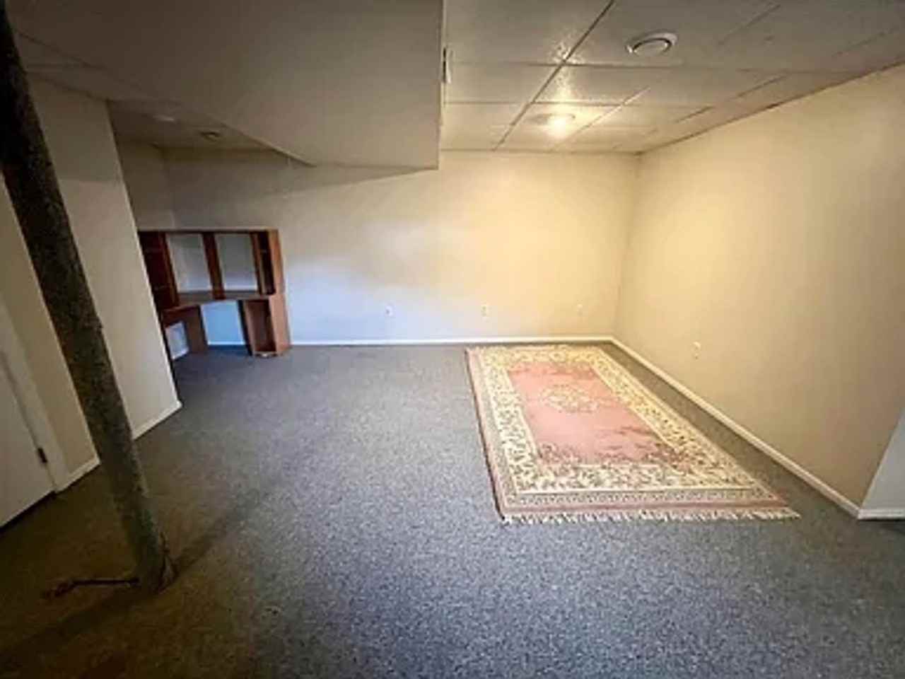 318 Laurel Dr - Photo 3 of 19