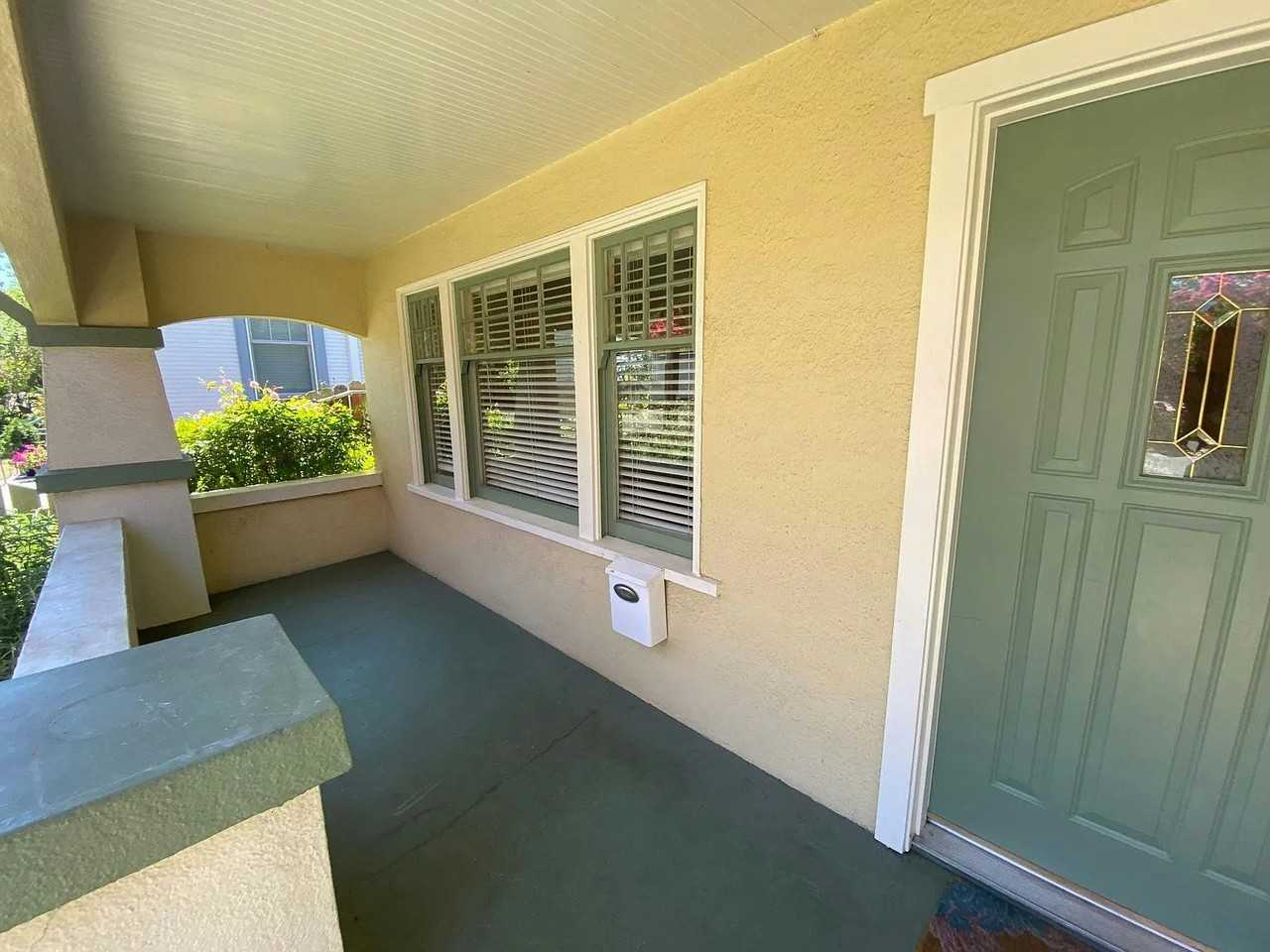 739 Humboldt St - Photo 2 of 27