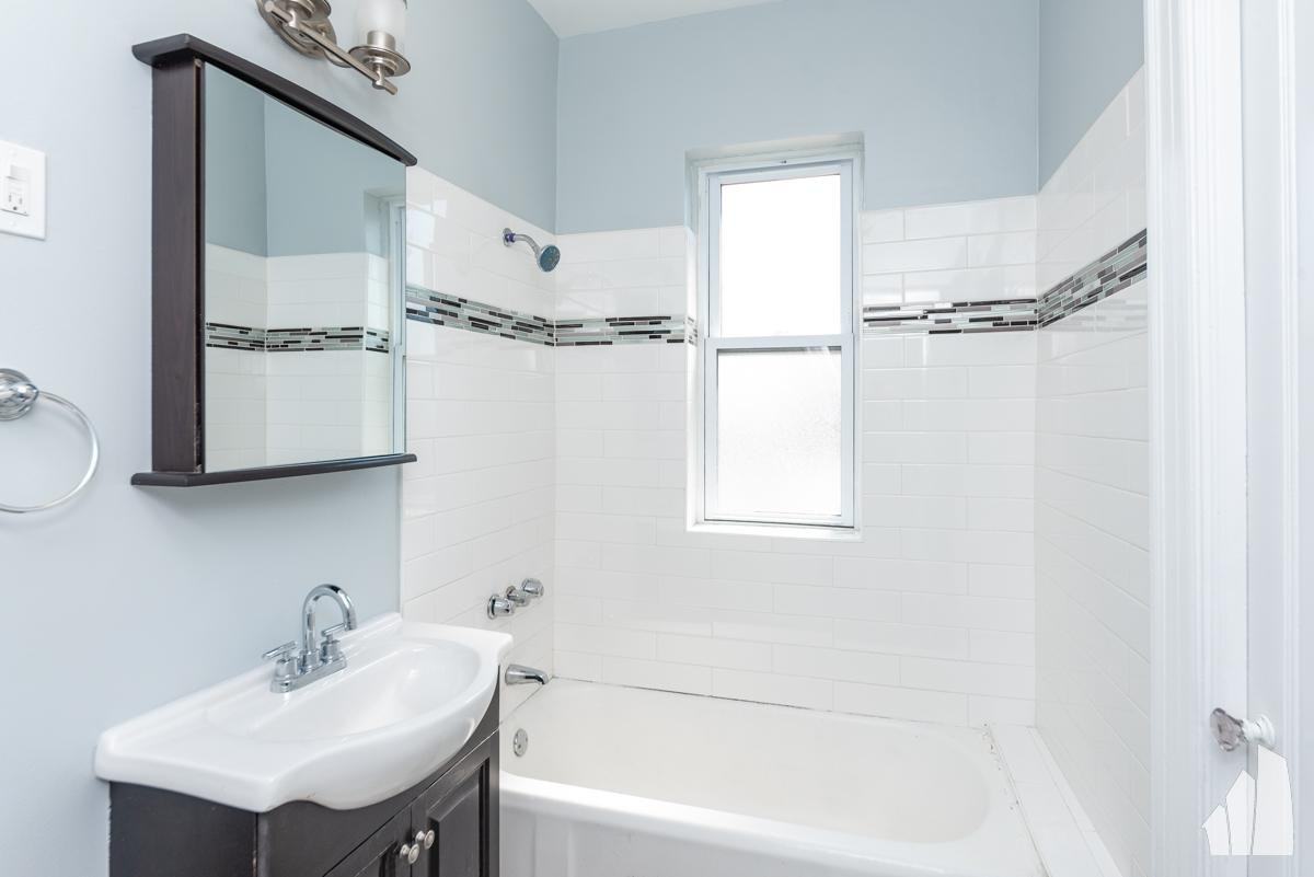 314 Lee Street - Photo 4 of 10