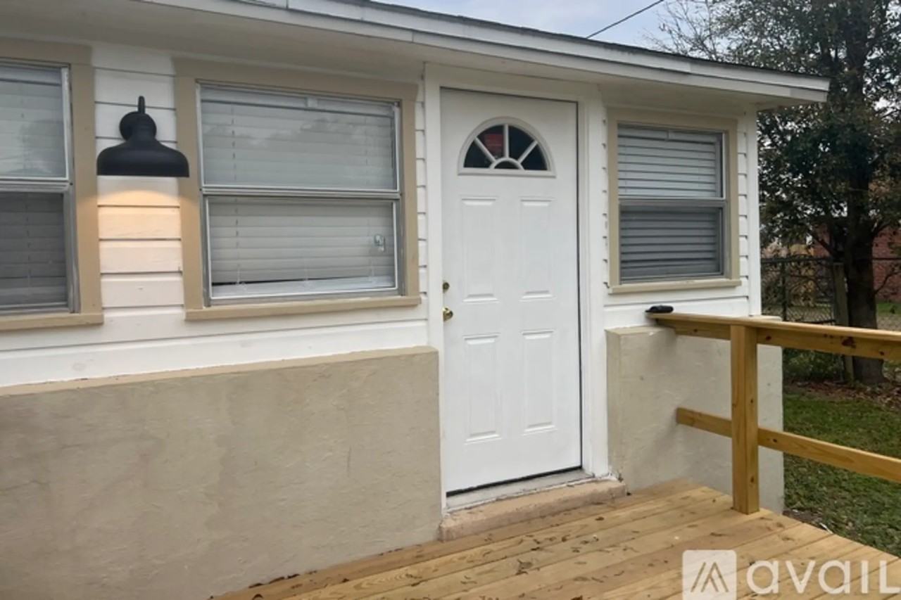 4350 Merito St - Photo 2 of 30