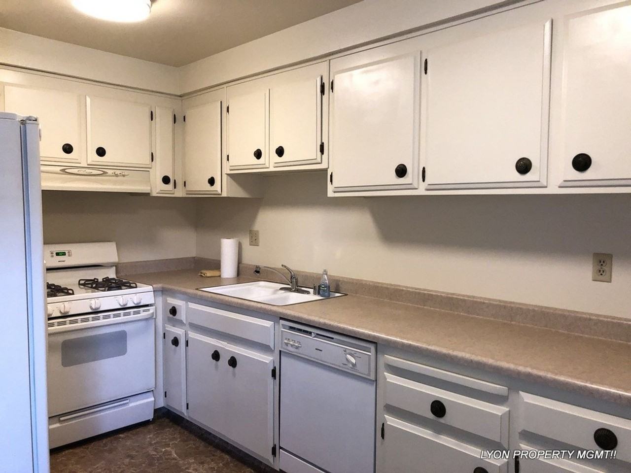 136 Touchstone Pl - Photo 3 of 13