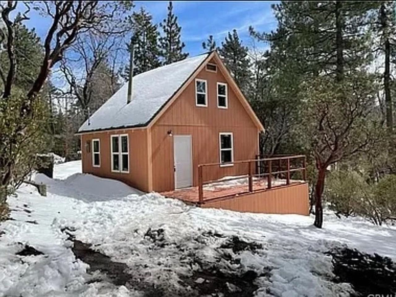 25016 Laurel Dr - Photo 2 of 10