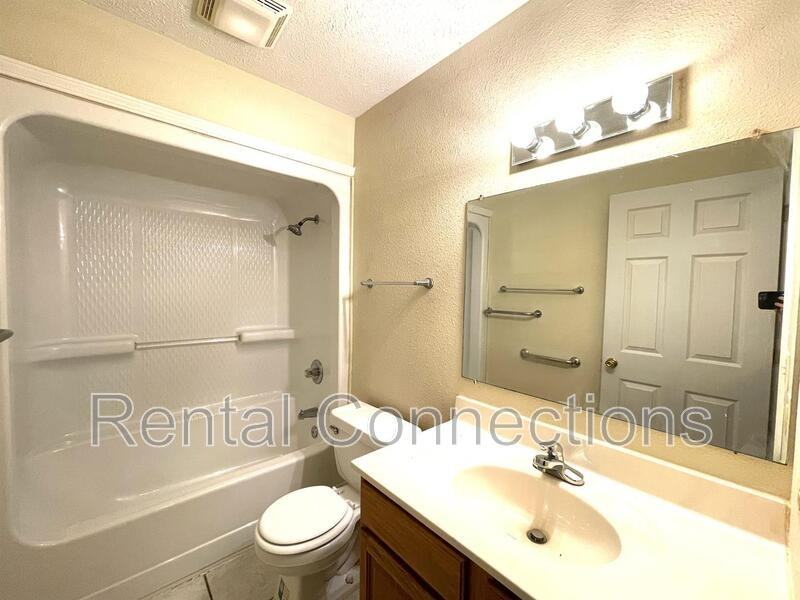 721 E Benson St - Photo 3 of 8