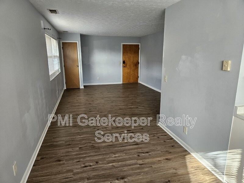 1735 Mills Ave - Photo 6 of 14