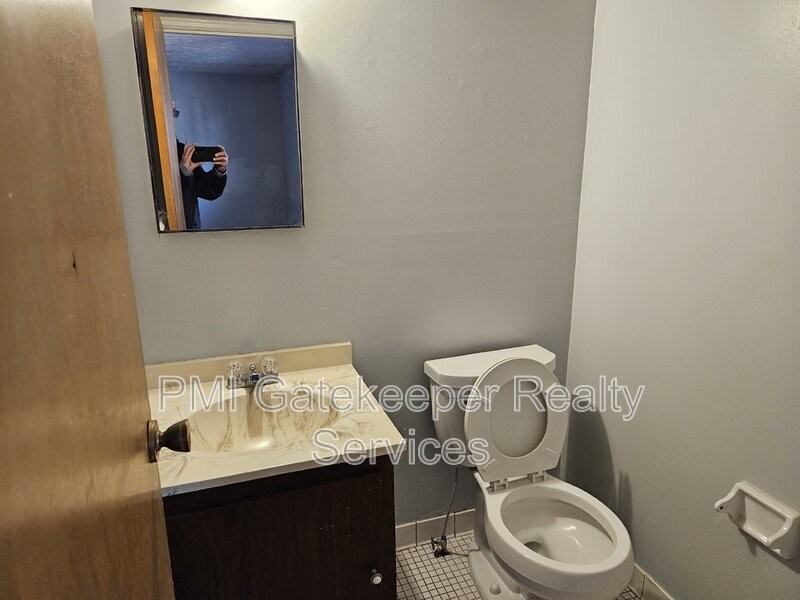 1735 Mills Ave - Photo 7 of 14
