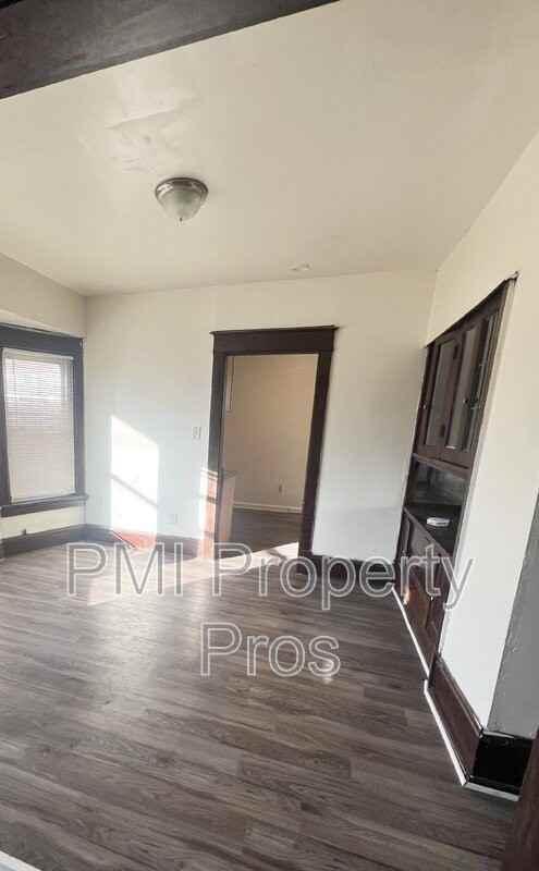 2664 N 25th St - Photo 3 of 4