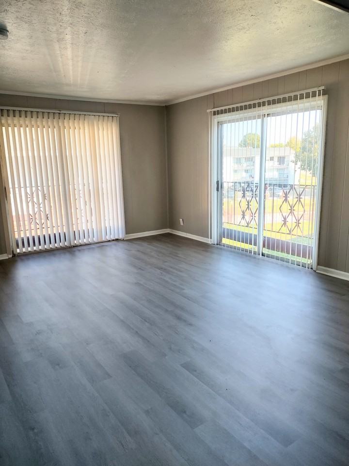 1708 Jennifer Rd - Photo 3 of 10