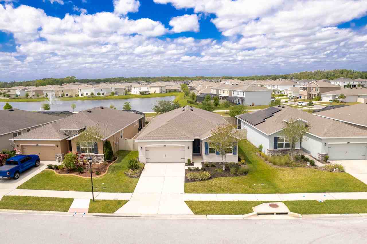 1189 Pipestone Pl - Photo 4 of 42