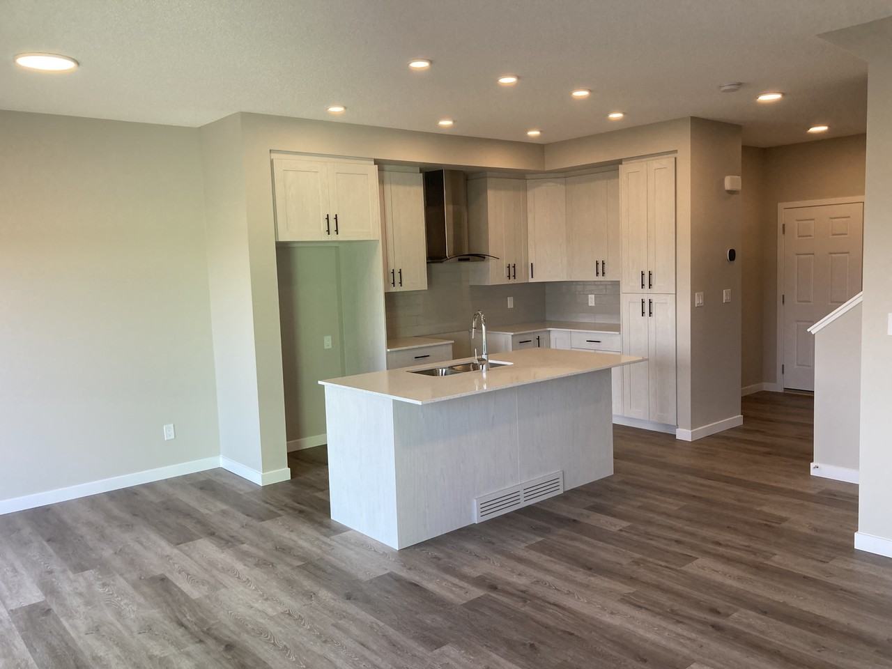 4024 Hawthorn Link Sw - Photo 2 of 32