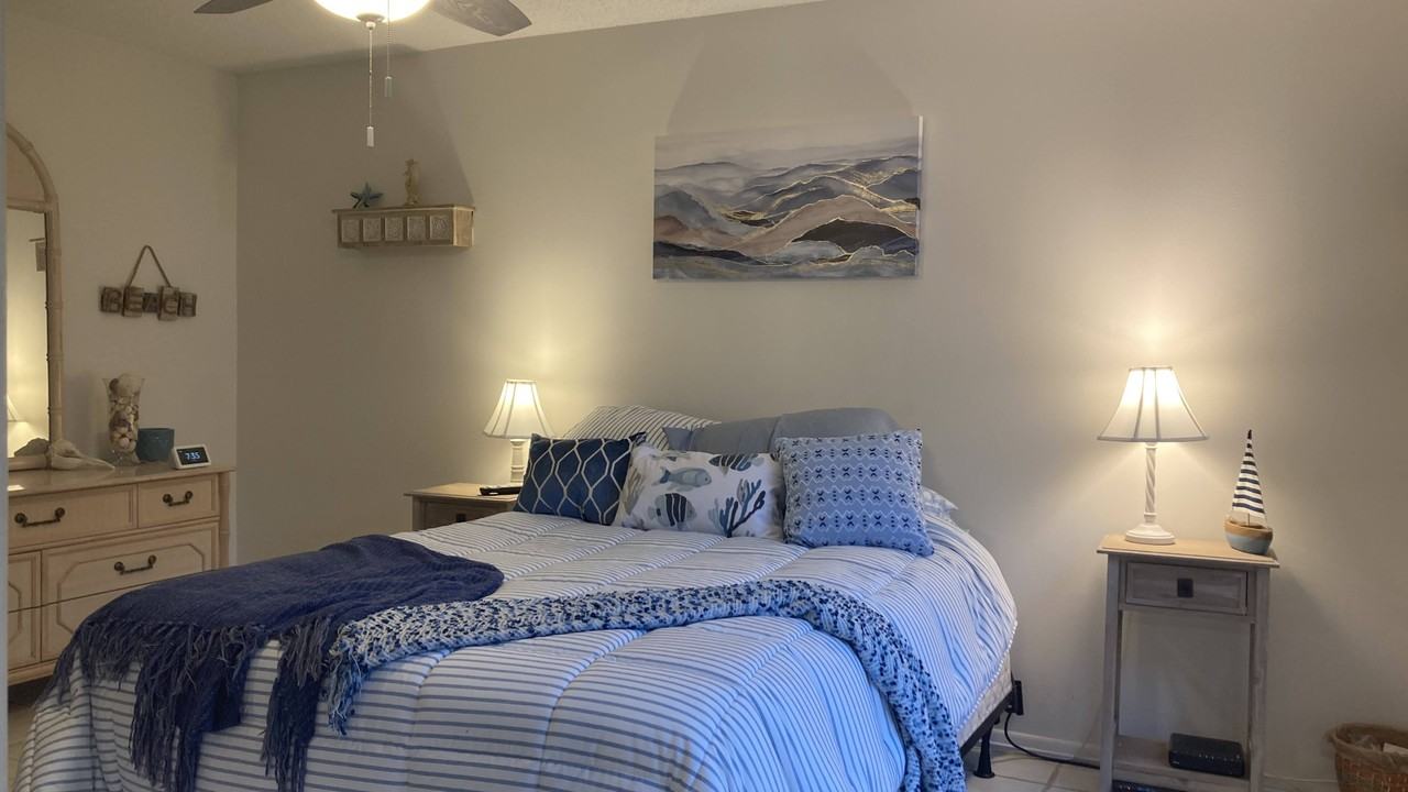 1642 Stickney Point Rd #101 - Photo 7 of 36