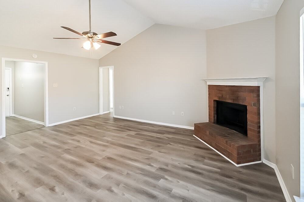10448 Maplebrook Ln - Photo 3 of 16