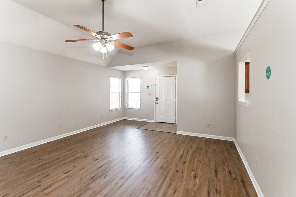 5621 Kayla Dr - Photo 3 of 16