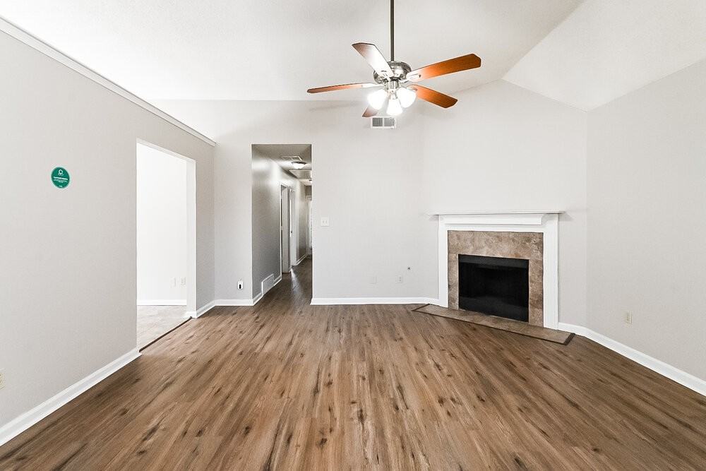 5621 Kayla Dr - Photo 4 of 16