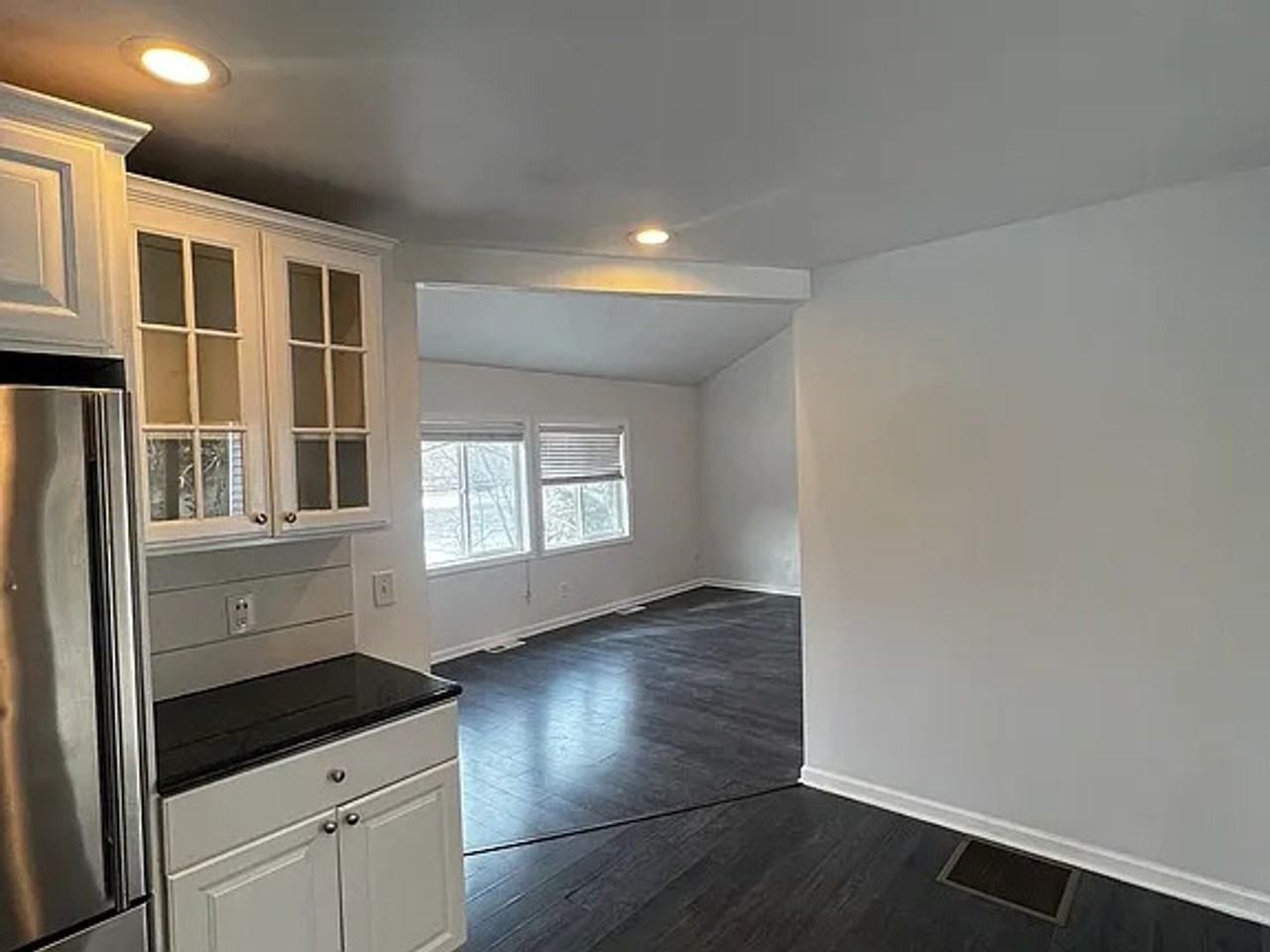 640 River Rd - Photo 3 of 7