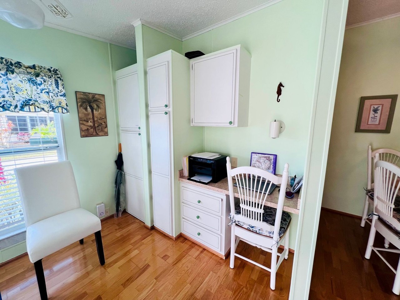 202 Fan Palm Ln - Photo 2 of 23