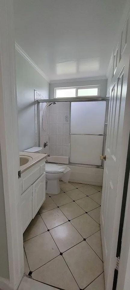 1413 Evonda St - Photo 3 of 10