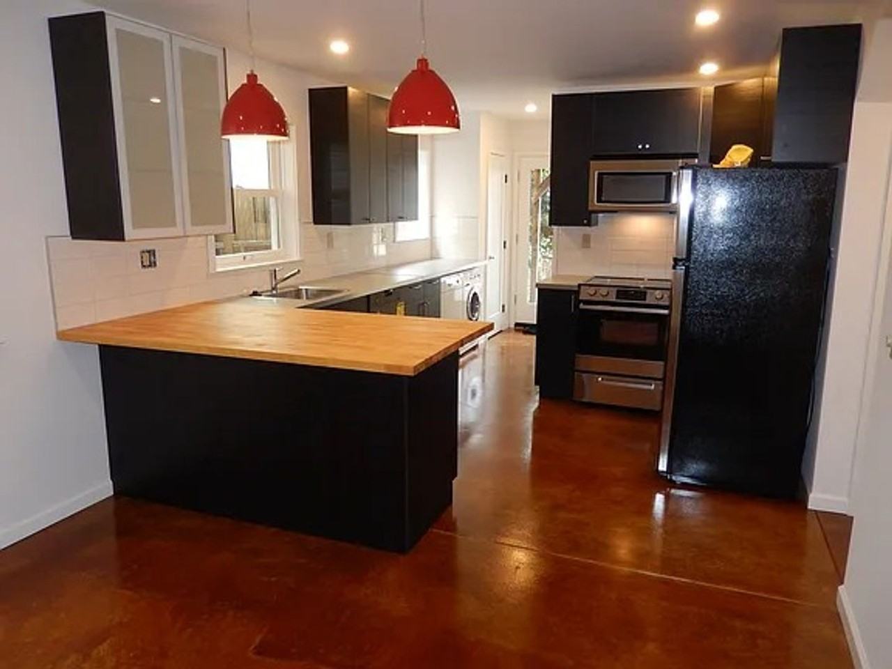 138 Linden Ave - Photo 2 of 8