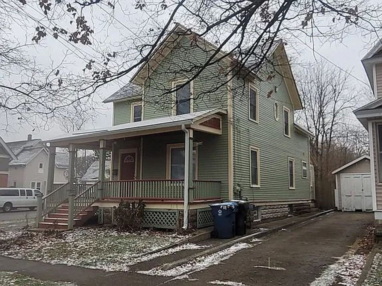 1117 W North St - Photo 2 of 37