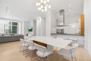 featured image of Meridian Ave & W 48th St