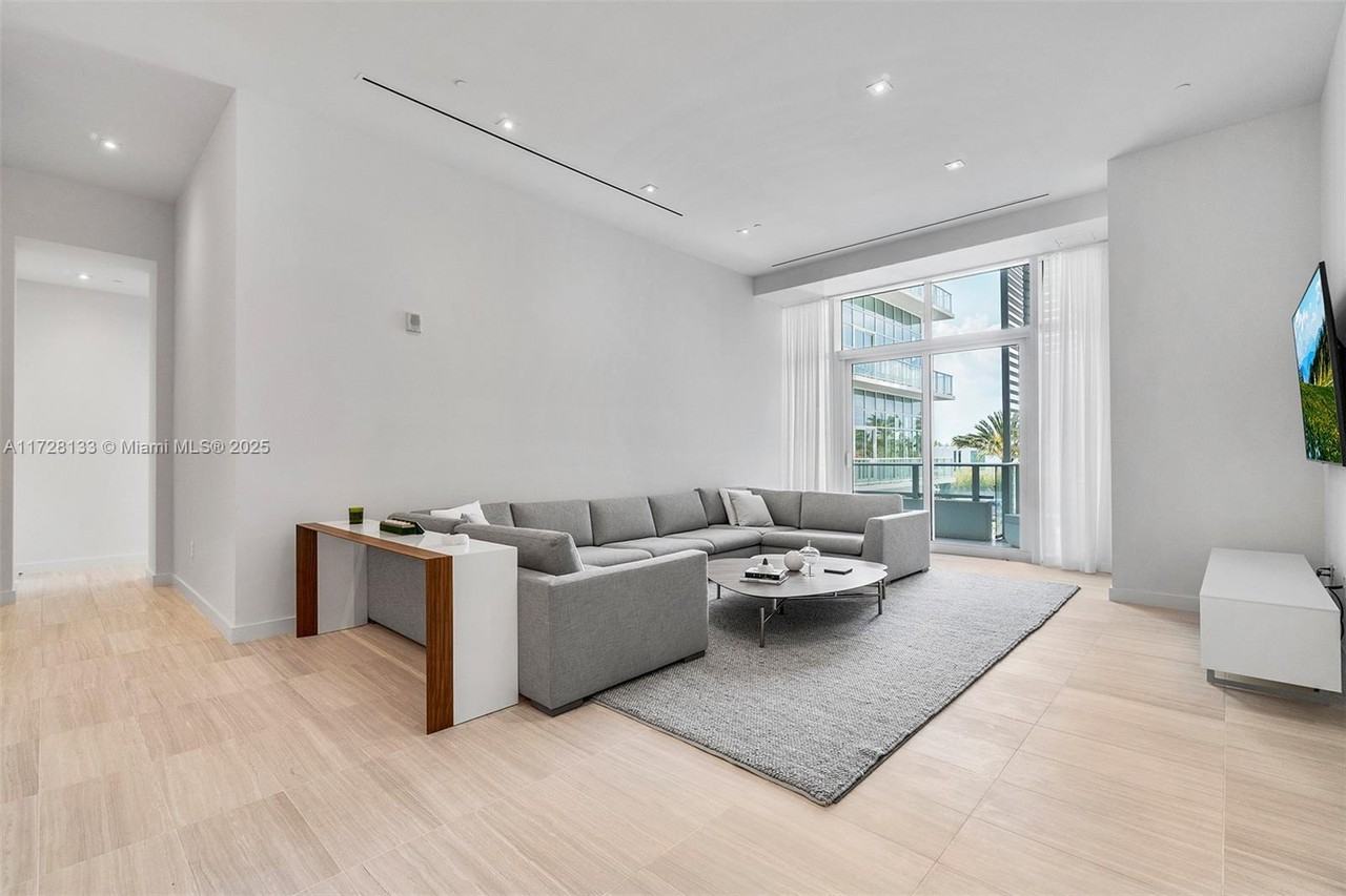 Meridian Ave & W 48th St - Photo 2 of 29