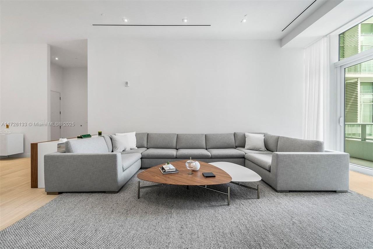 Meridian Ave & W 48th St - Photo 4 of 29