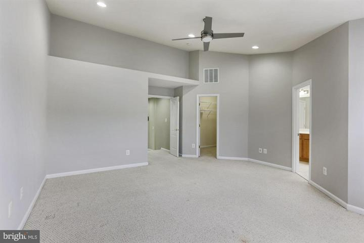 21882 Schenley Ter - Photo 3 of 20