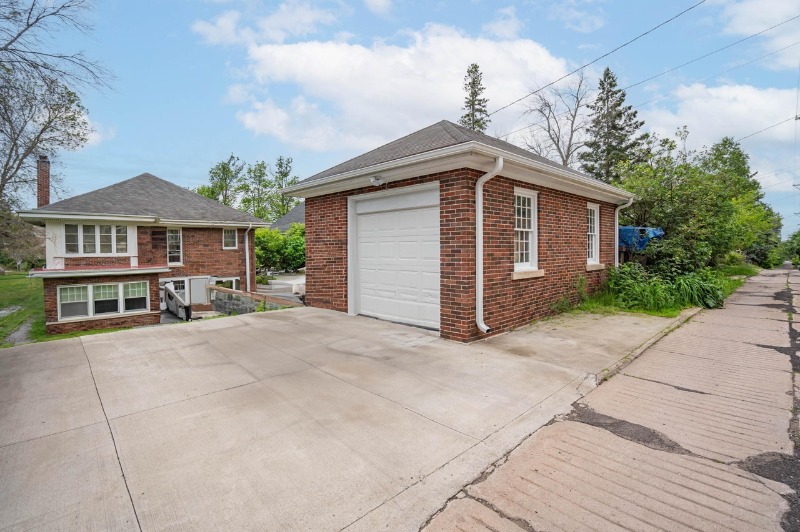 2125 E 3rd St - Photo 2 of 14