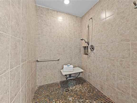 4616 John Alden Rd #A - Photo 5 of 7