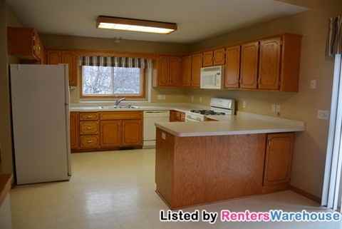 1120 Lillian St - Photo 2 of 12