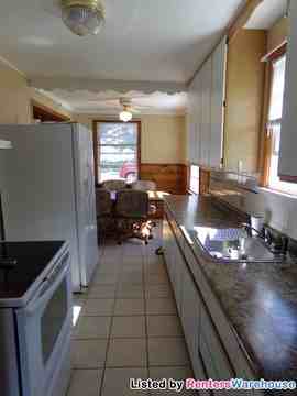 227 Dale St W - Photo 3 of 12