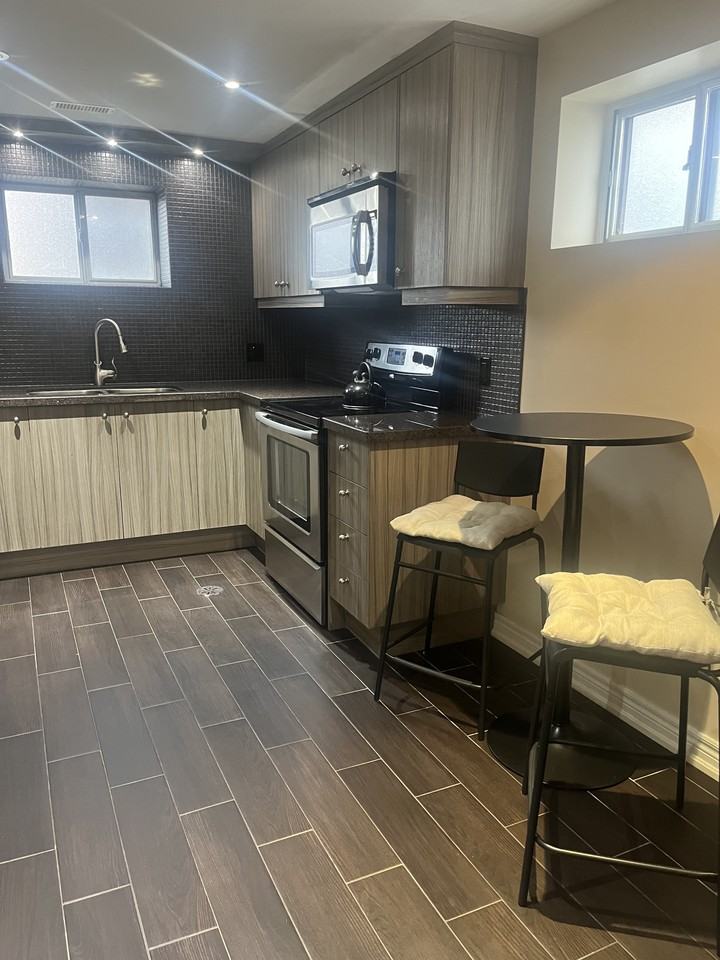 202 Thirtieth Street - Photo 2 of 10