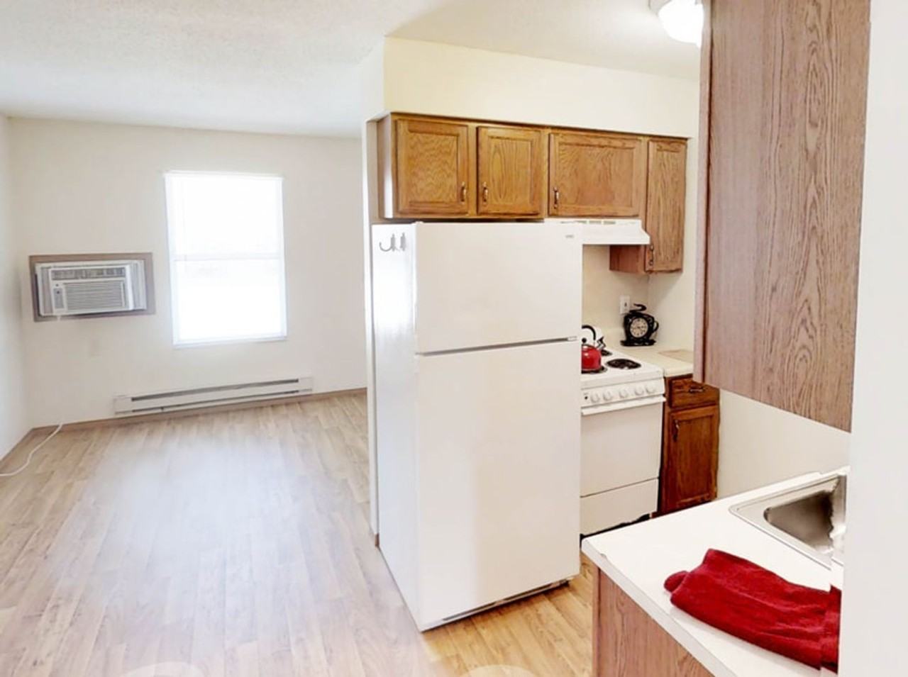 201 South Grove - Photo 3 of 15