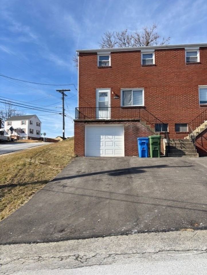 3052 Canbet Dr - Photo 2 of 31