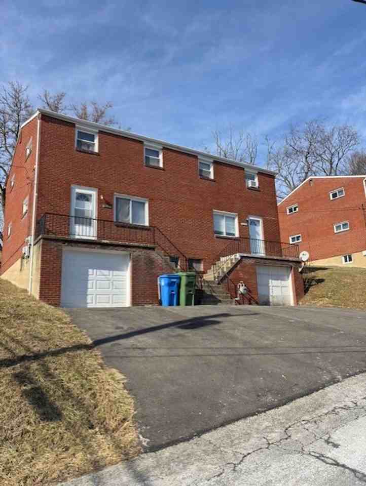 3052 Canbet Dr - Photo 3 of 31